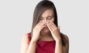 A girls says: I have sinus infection. Probably why my tooth hurts when I shake my head.